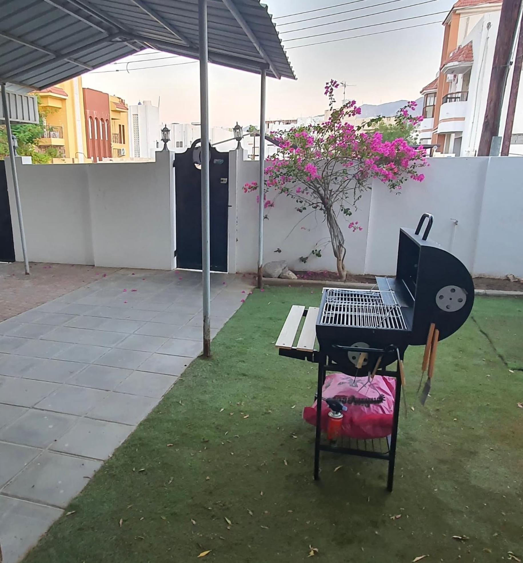 Legacy Hostel Muscat Ngoại thất bức ảnh